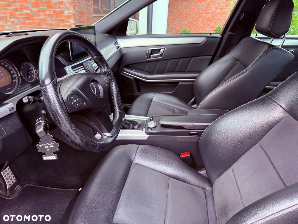 Mercedes-Benz Klasa E 200 CGI BlueEffICIENCY - 22