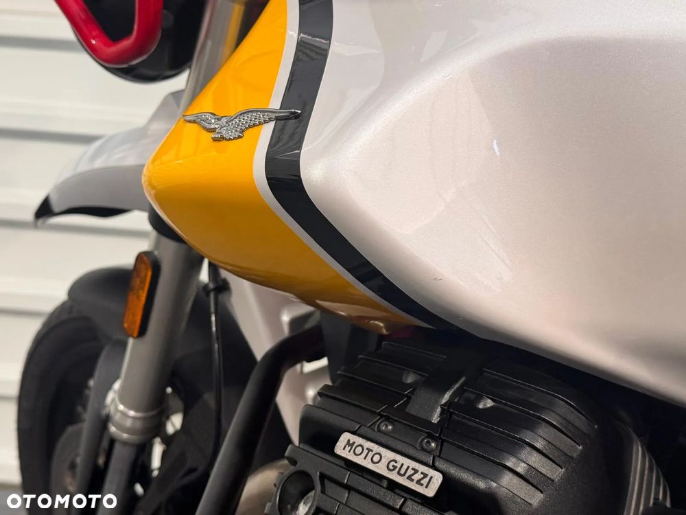 Moto Guzzi V85 - 8