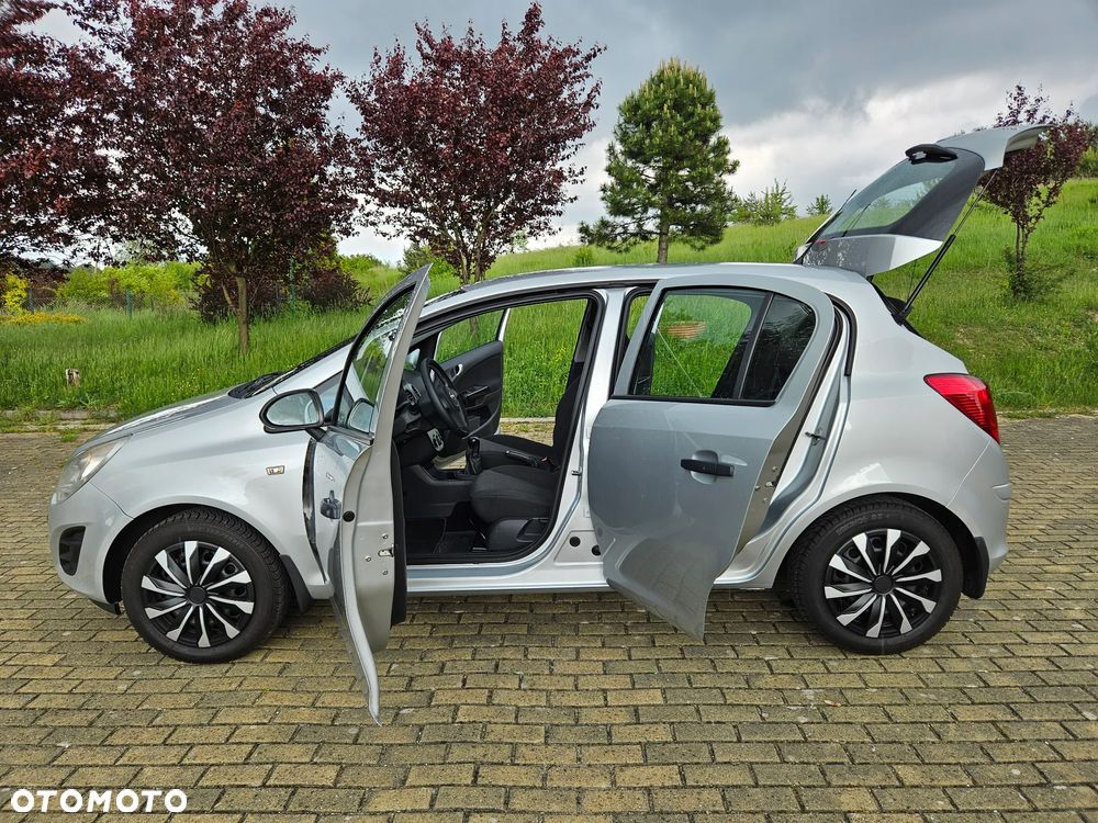 Opel Corsa 1.2 16V Essentia - 32