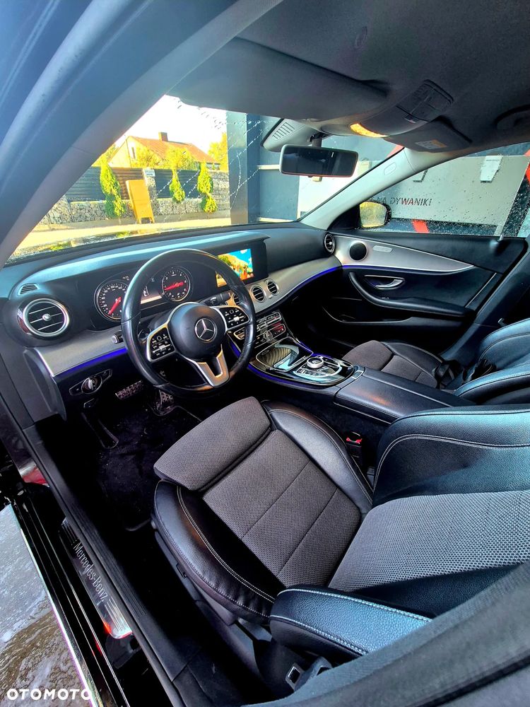 Mercedes-Benz Klasa E 200 d 9G-TRONIC - 29