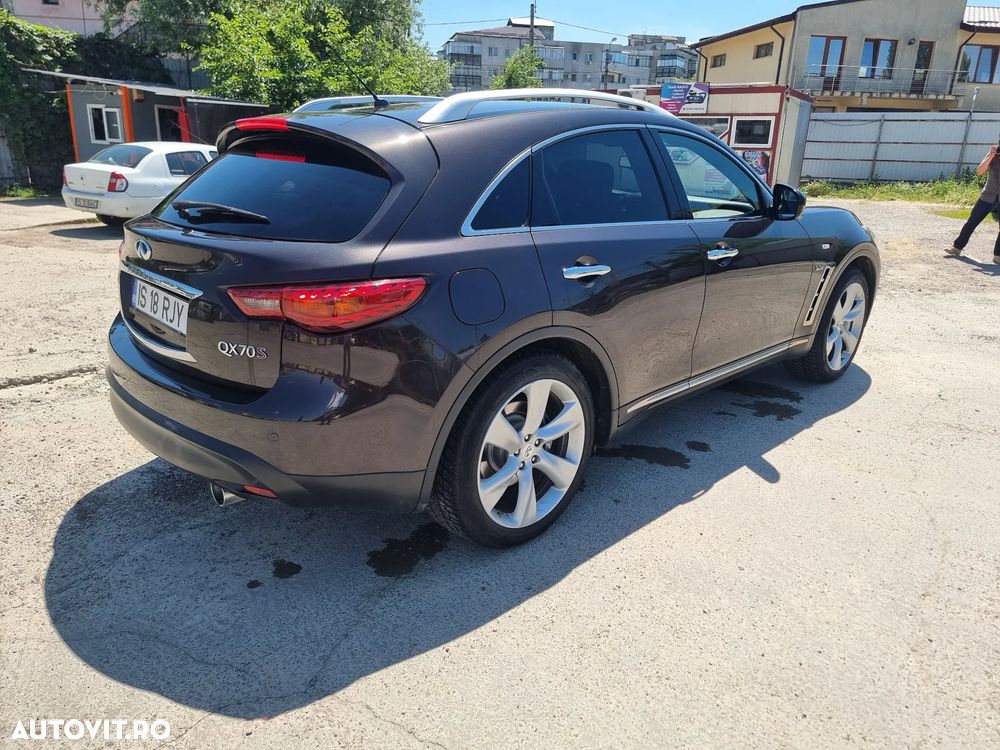 Infiniti Q70 - 7