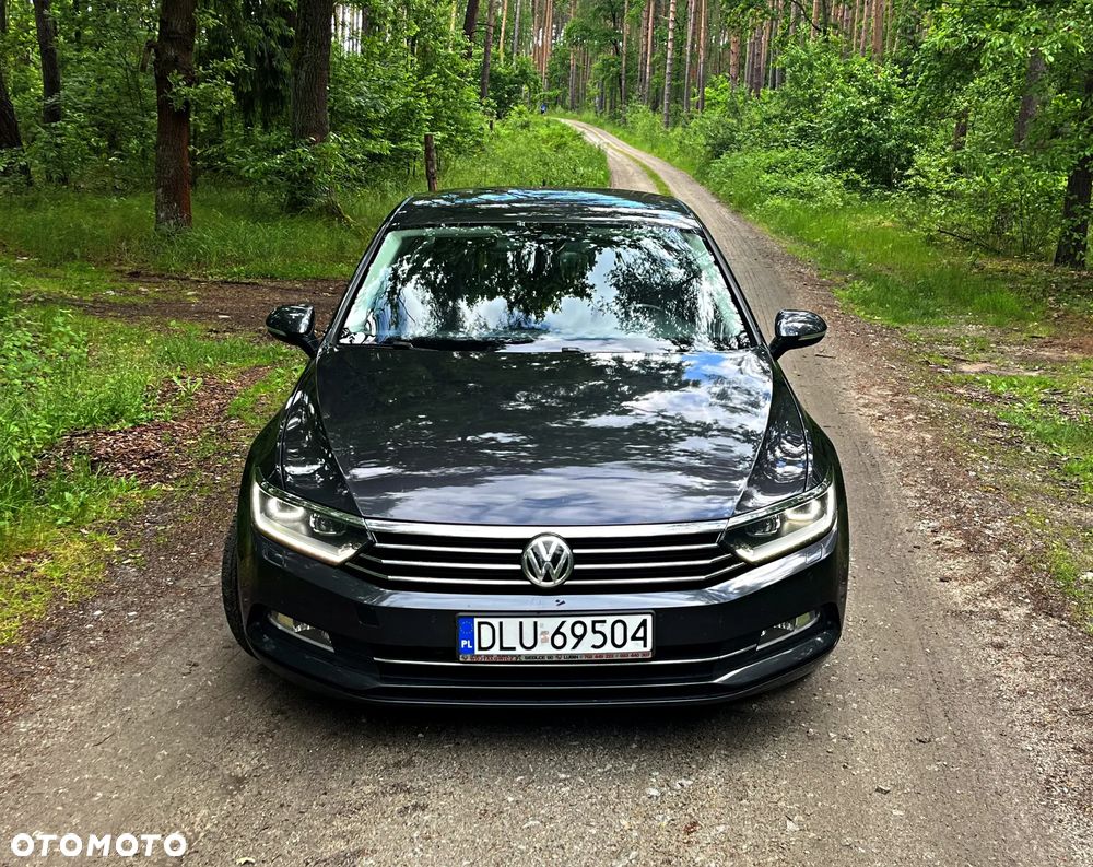 Volkswagen Passat - 2
