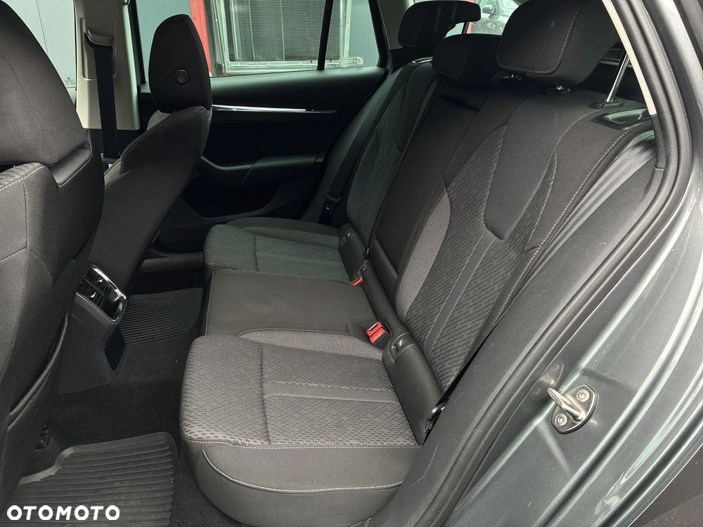 Skoda Octavia 2.0 TDI Style DSG - 27