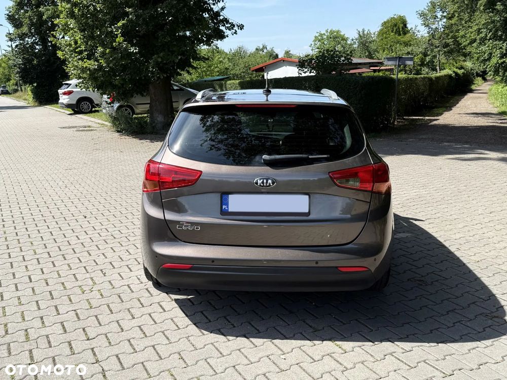 Kia Ceed 1.6 GDI XL - 10