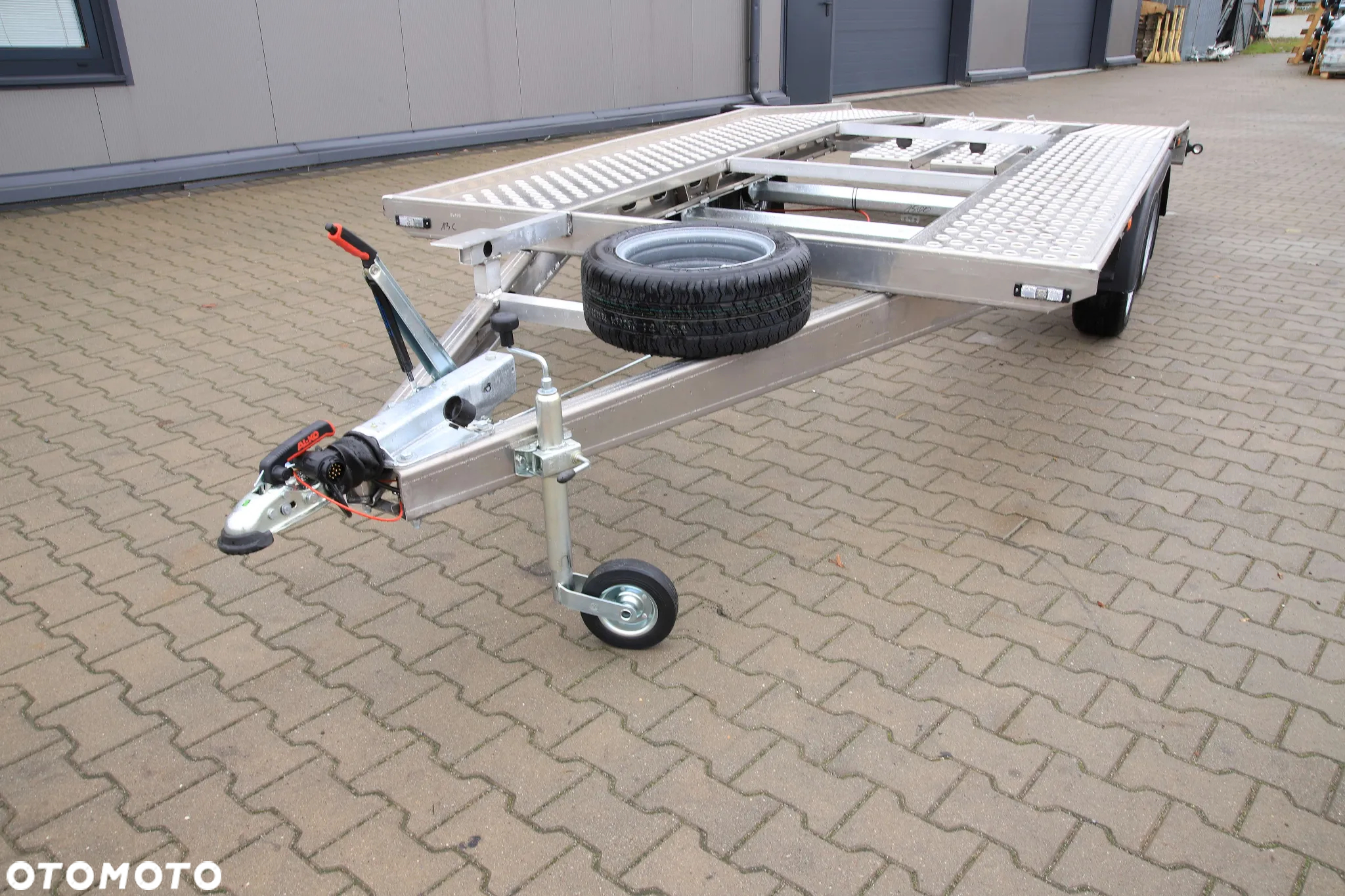 Inny Gala Taurus 4.5x2.05  Full aluminium 420 kg Koła 195R13C - 12