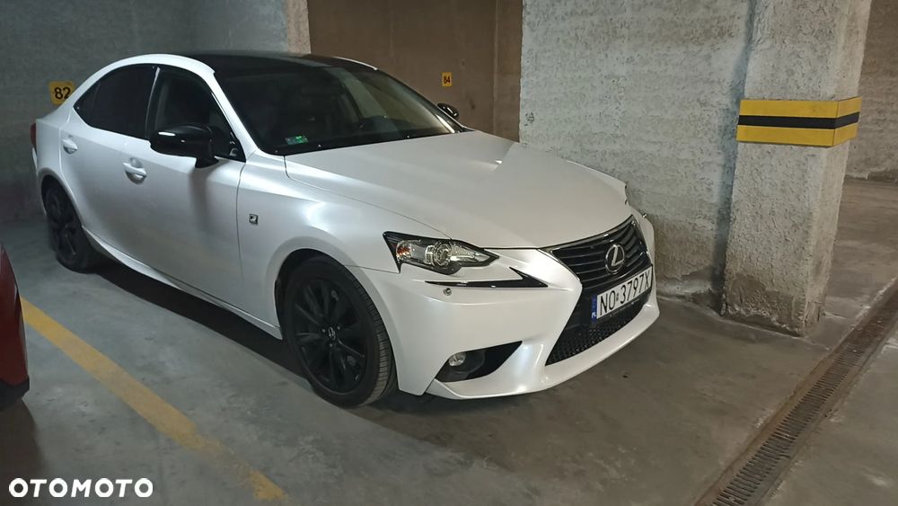 Lexus IS - 4
