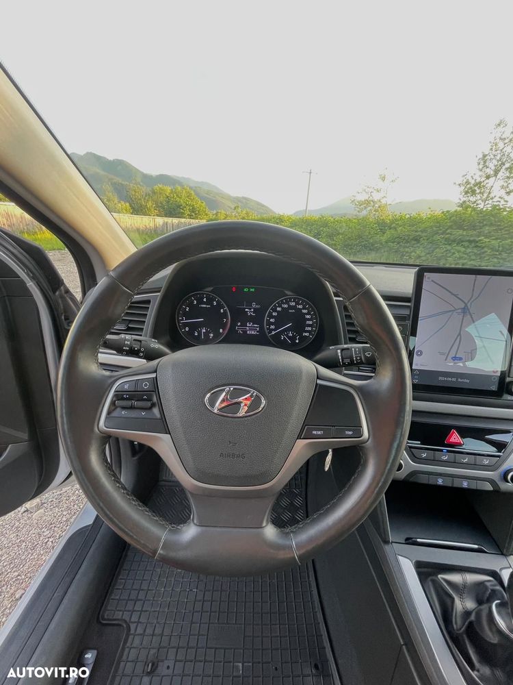Hyundai Elantra 1.6 MPi Classic - 9
