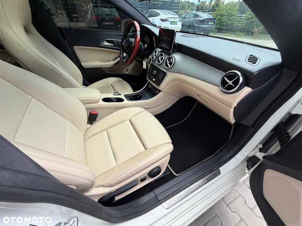 Mercedes-Benz CLA 250 7G-DCT AMG Line - 17