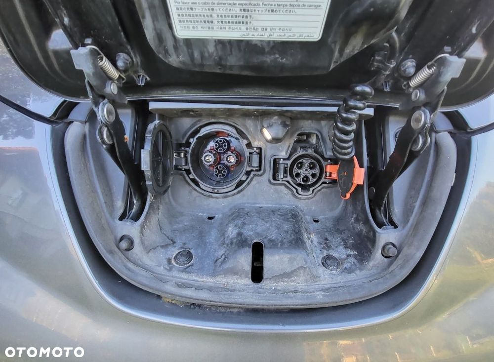 Nissan Leaf - 14