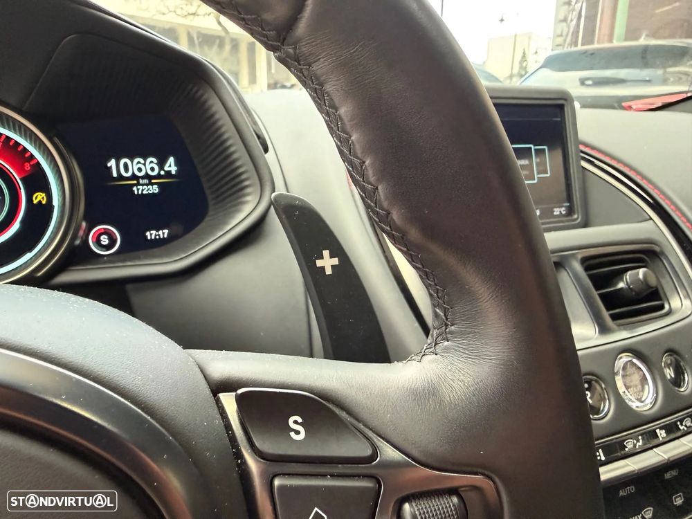 Aston Martin DB11 Coupé V8 Auto - 12