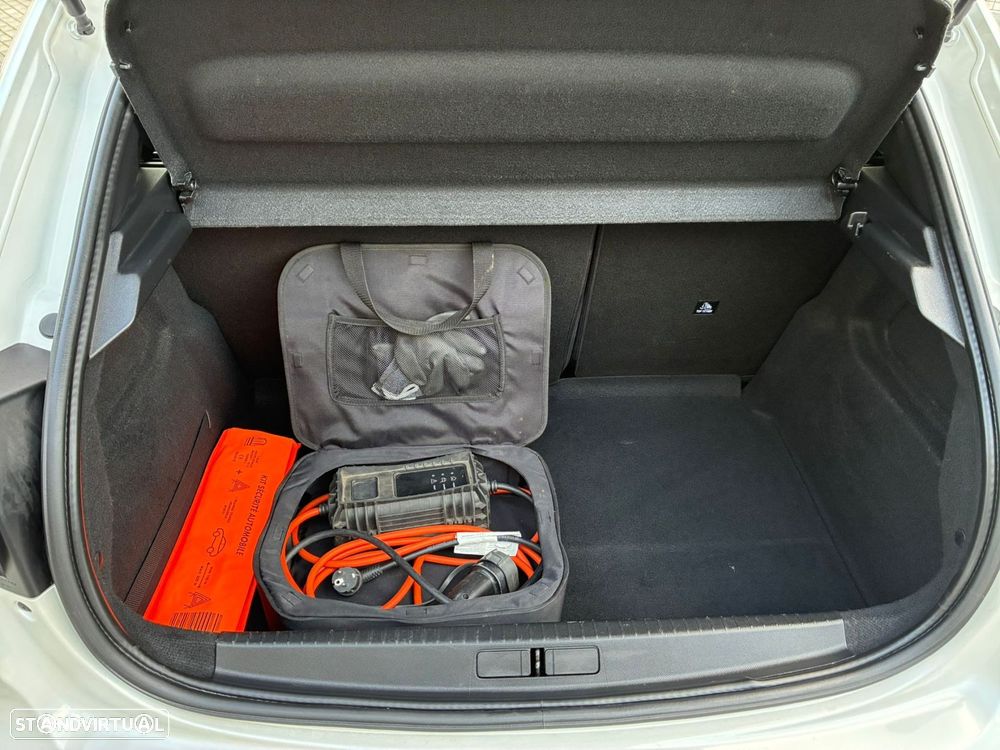 Peugeot 208 - 36