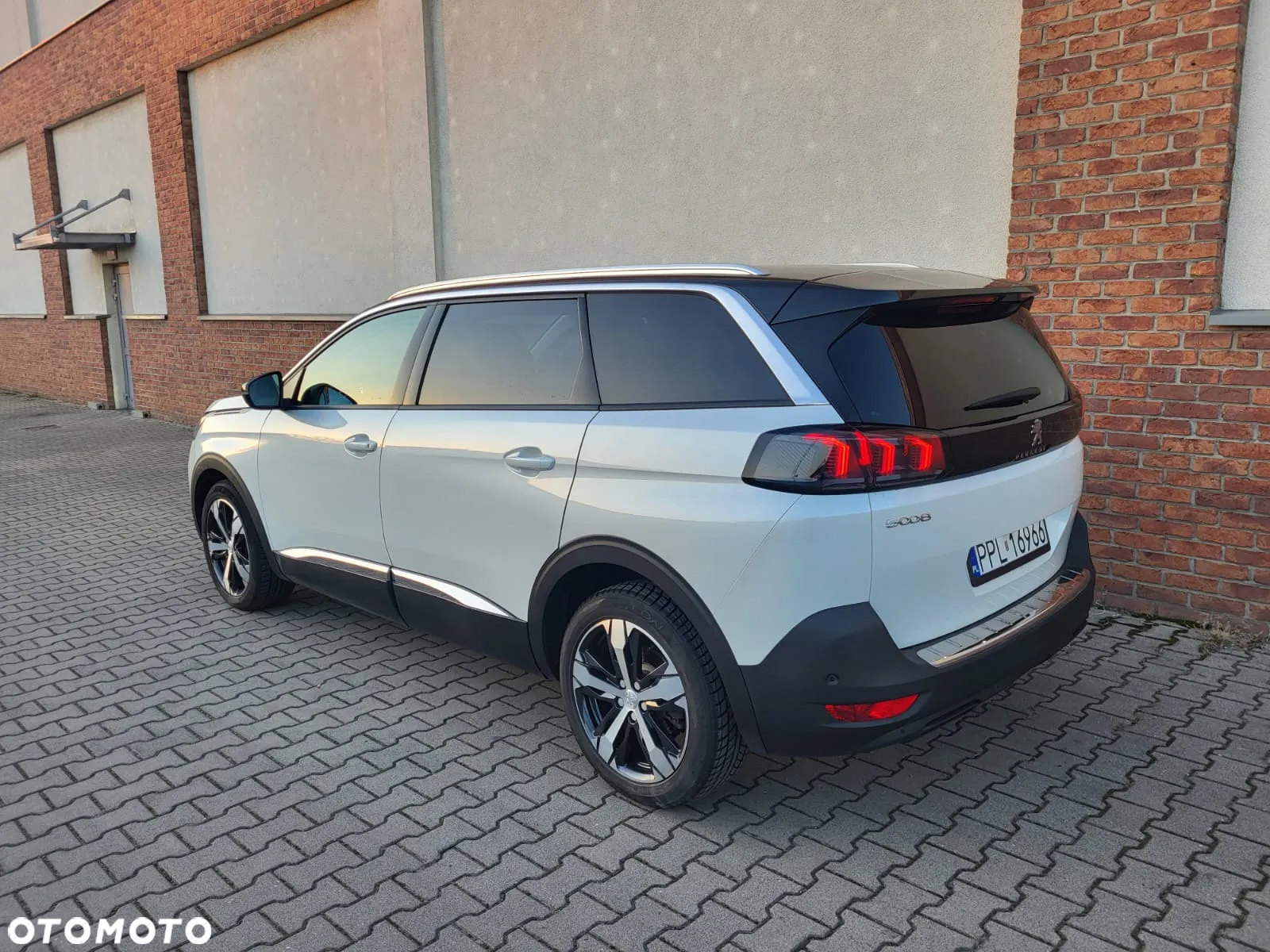 Peugeot 5008 1.5 BlueHDi Active S&S EAT8 - 7