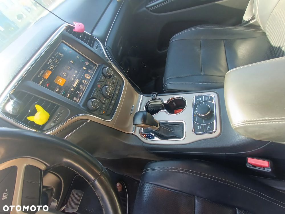 Jeep Grand Cherokee - 22