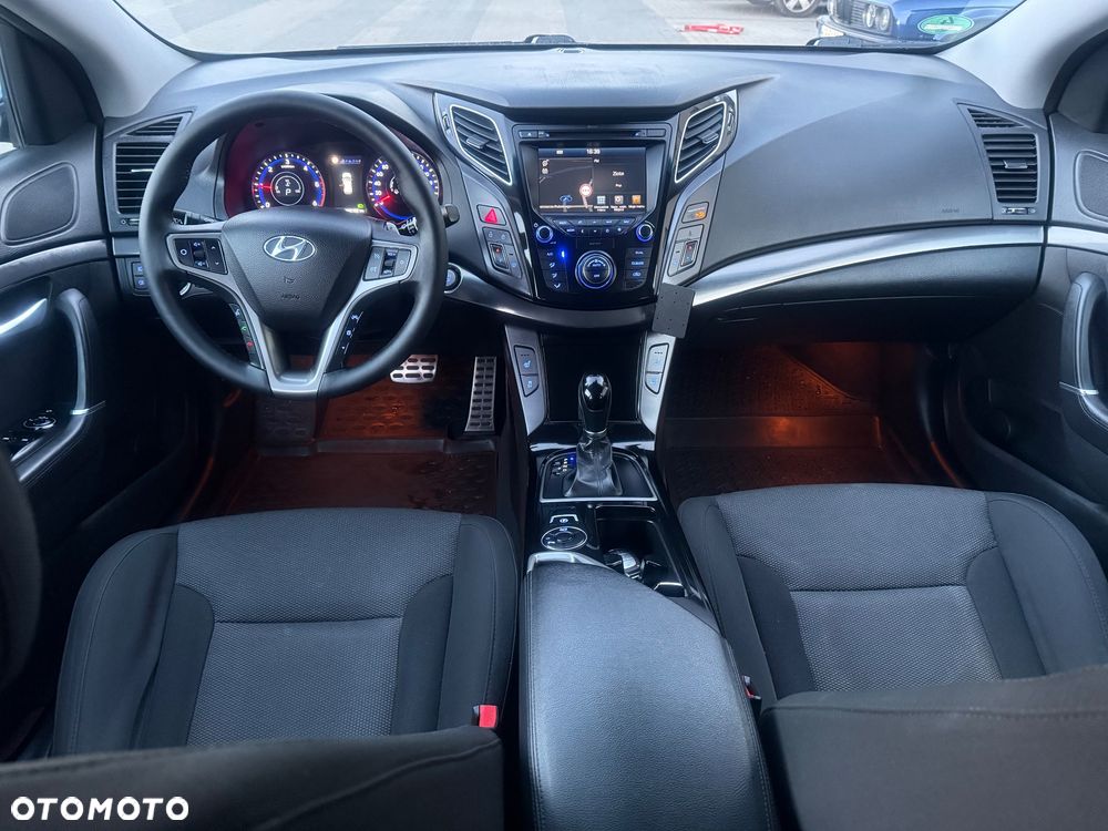 Hyundai i40 Kombi blue 1.7 CRDi DCT Premium - 19