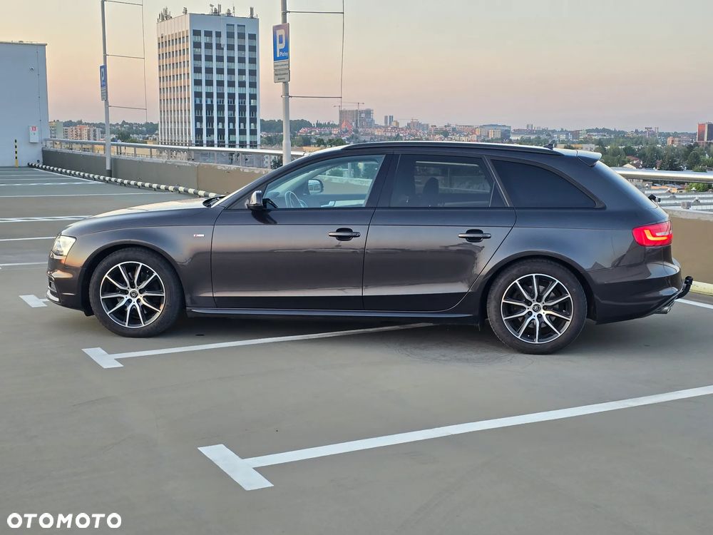 Audi A4 Avant 2.0 TDI DPF clean diesel multitronic S line Sportpaket - 3
