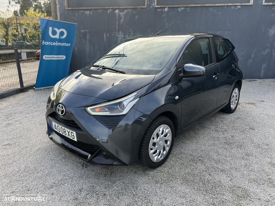 Toyota Aygo 1.0 X-Play+X-Touch - 1