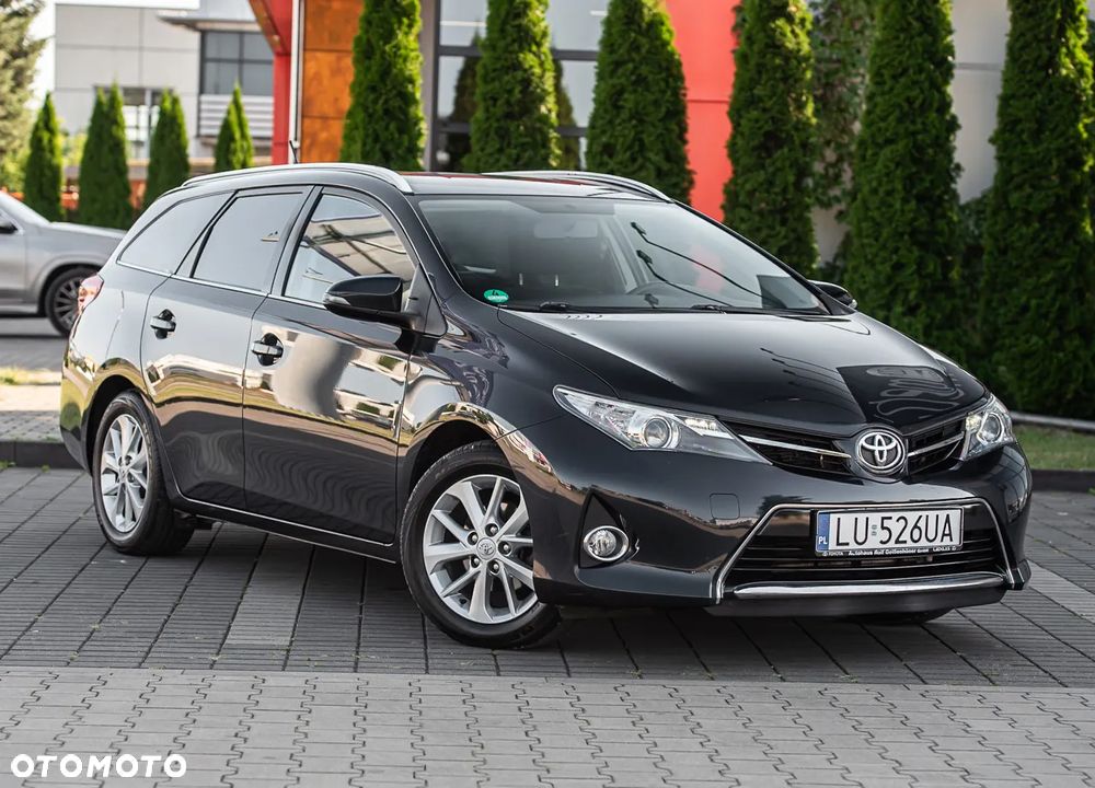 Toyota Auris 1.6 Premium - 2