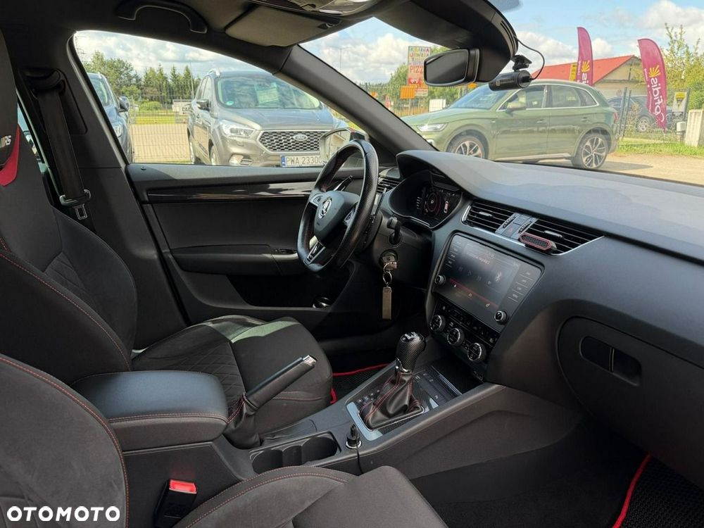 Skoda Octavia 2.0 TDI DSG RS - 13