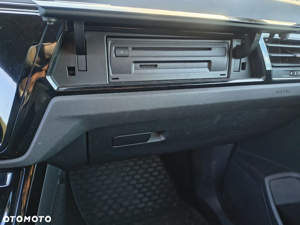 Volkswagen Touran - 10