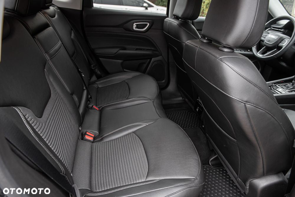 Jeep Compass 1.5 T4 mHEV Limited FWD S&S DCT - 32