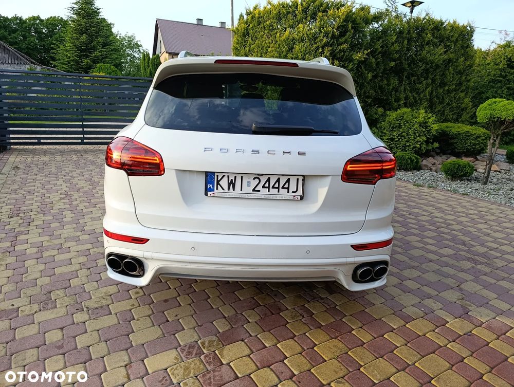 Porsche Cayenne S Diesel Platinum Edition - 4