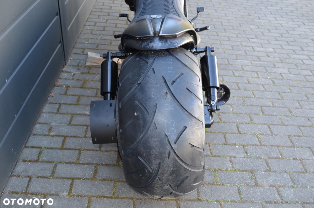 Harley-Davidson V-Rod Night Rod - 4
