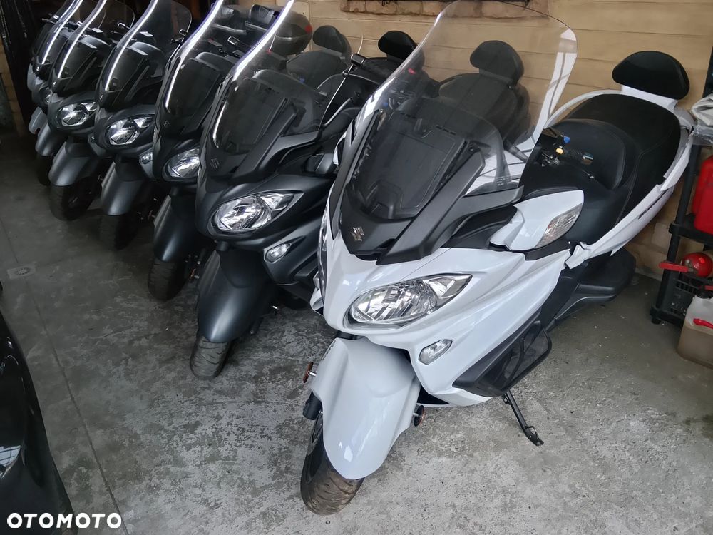 Suzuki Burgman - 16