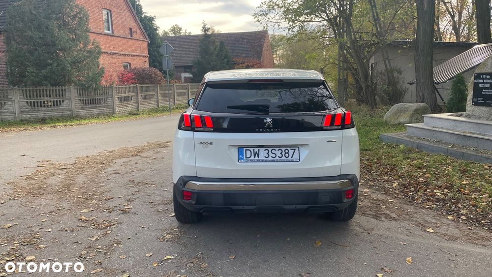 Peugeot 3008 1.2 PureTech Allure S&S - 4