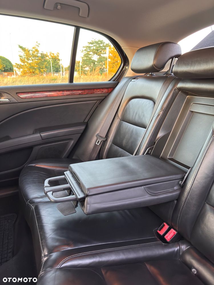 Skoda Superb 2.0 TDI DSG Elegance - 29