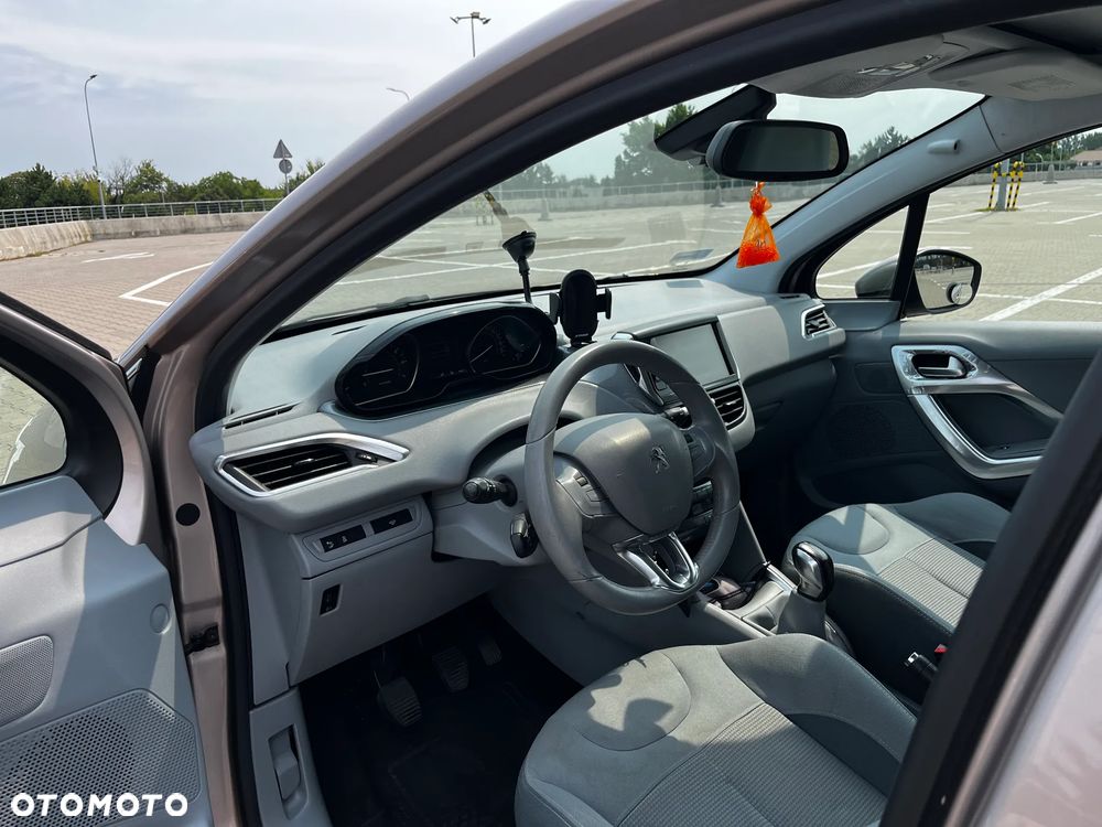 Peugeot 208 1.4 VTi Allure - 12