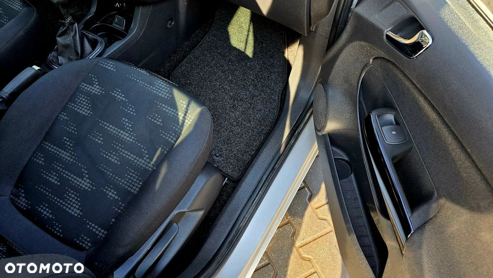 Opel Corsa 1.4 16V 150 Jahre - 13