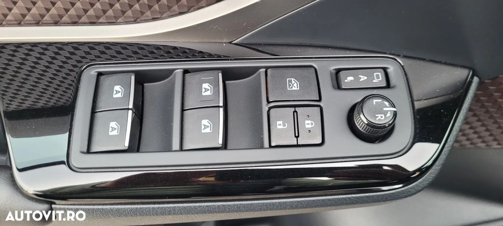 Toyota C-HR Hybrid Lounge - 16