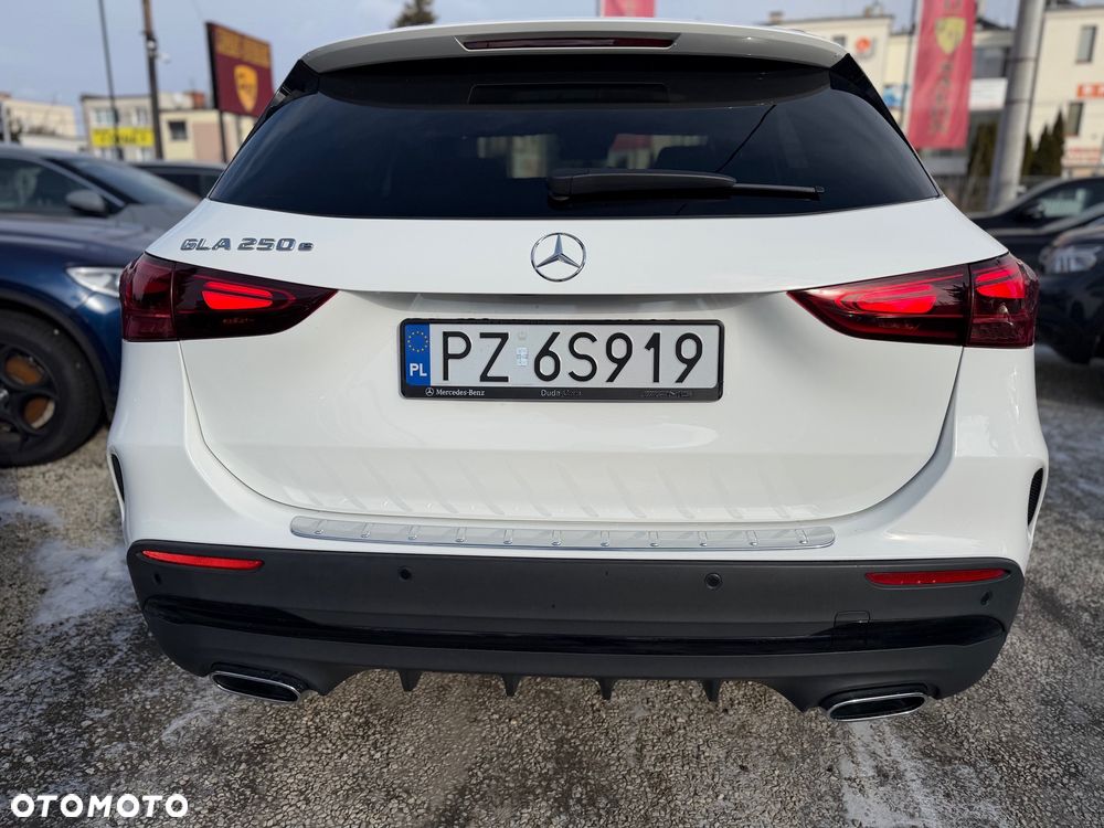 Mercedes-Benz GLA 250e AMG Line - 5