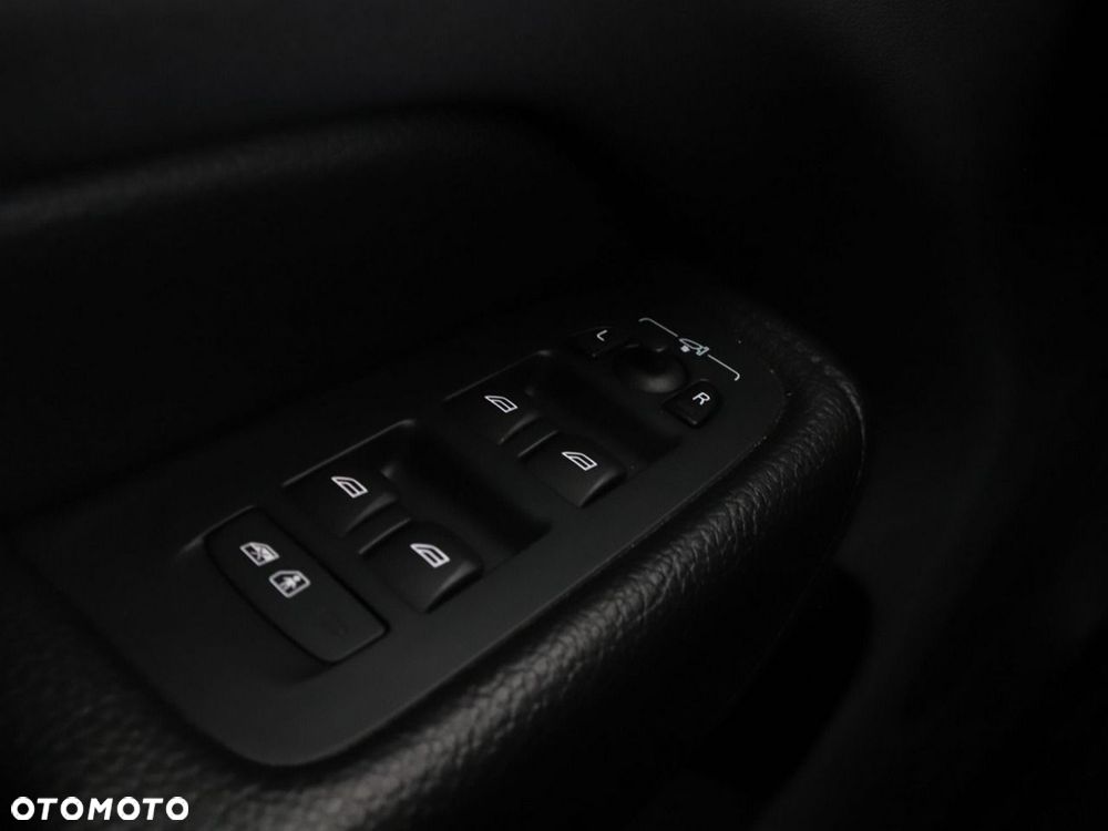 Volvo XC 60 T8 Plug-In Hybrid AWD Inscription - 37