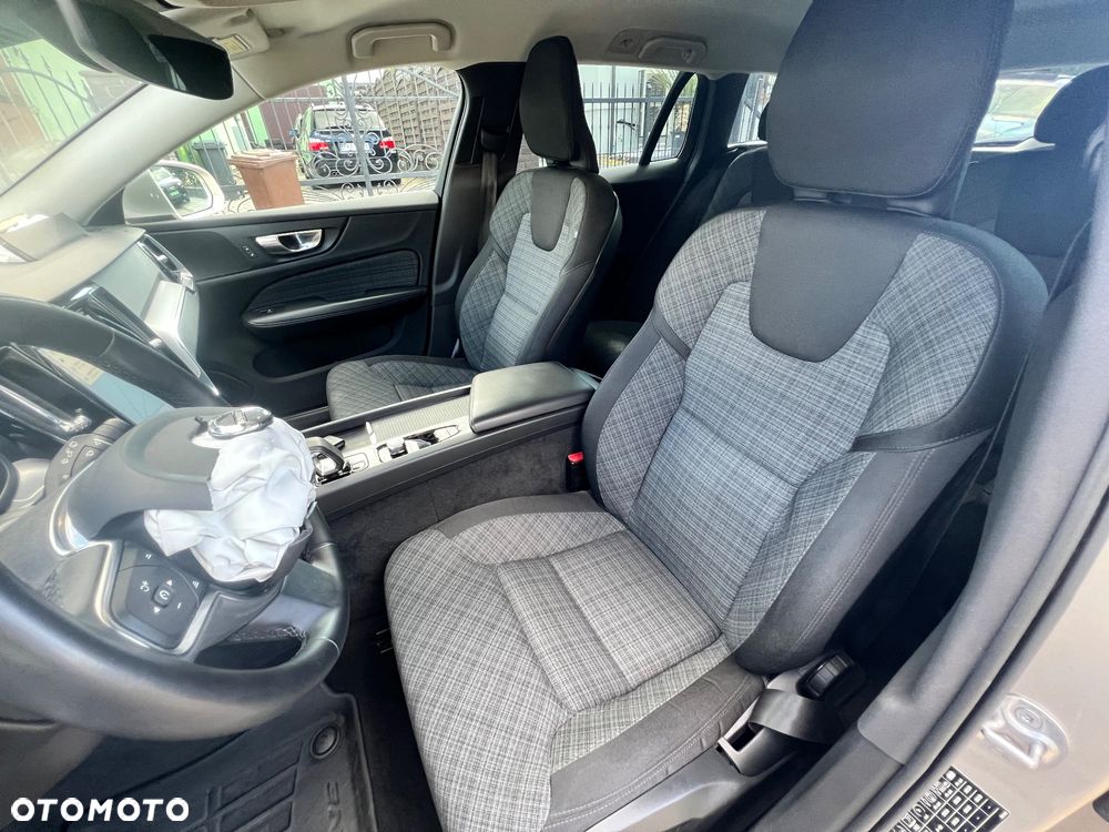 Volvo V60 B4 D Momentum Pro - 20