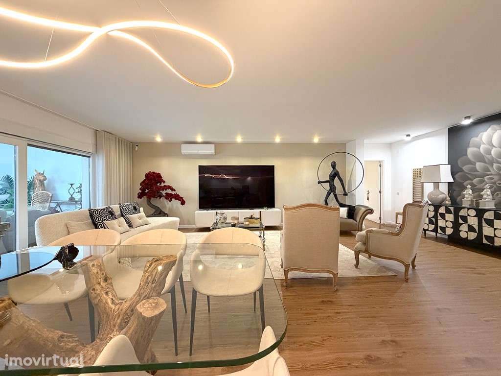 Apartamento T4 como novo, Terraço de 280 m2 e Garagem Box - Grande imagem: 3/43