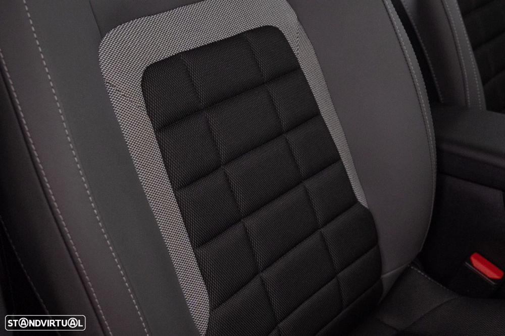 Citroën C4 1.2 Hybrid Plus e-DSC6 - 35