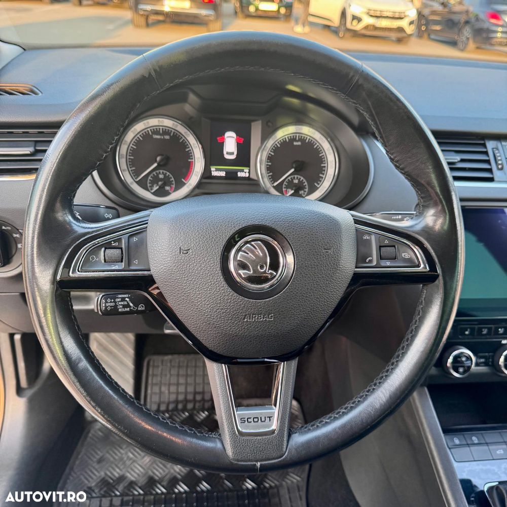 Skoda Octavia 2.0 TDI 4X4 DSG Scout - 12