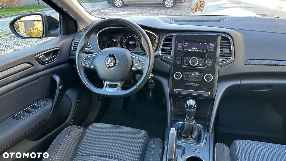Renault Megane IV 16-20 - 8