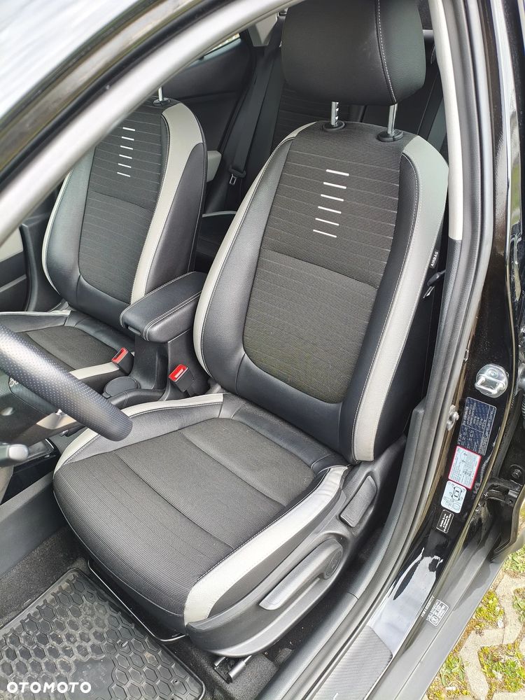 Kia Stonic 1.2 L - 8