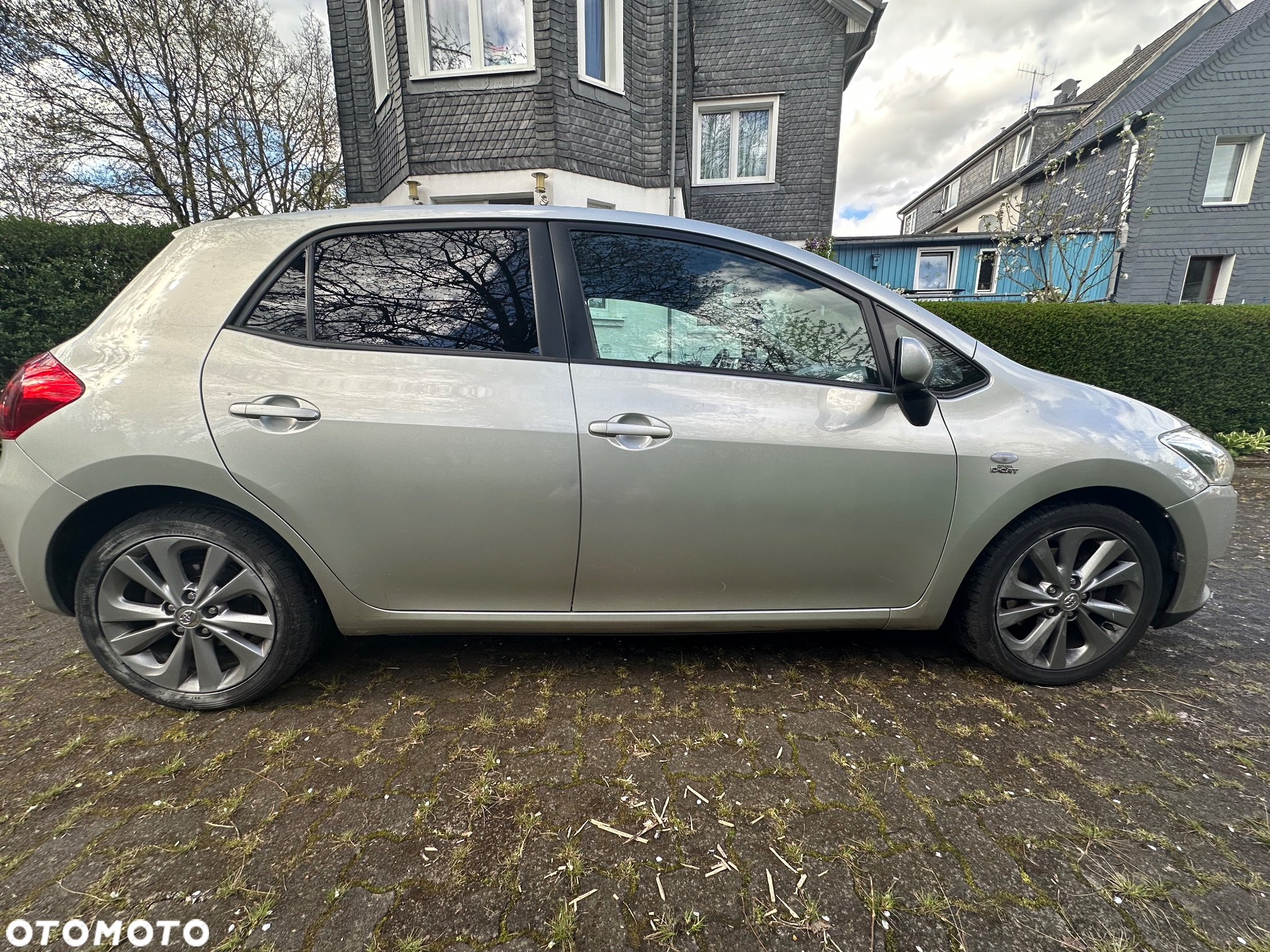 Toyota Auris 2.2 D-4D X + Exclusive - 11