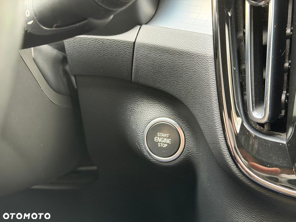 Volvo XC 40 B3 Plus Bright - 31
