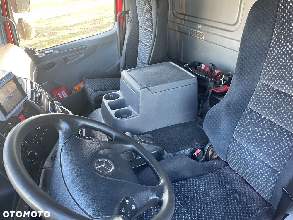 Mercedes-Benz Axor 1824 z żurawiem Palfinger 12002 z pilotem - 8