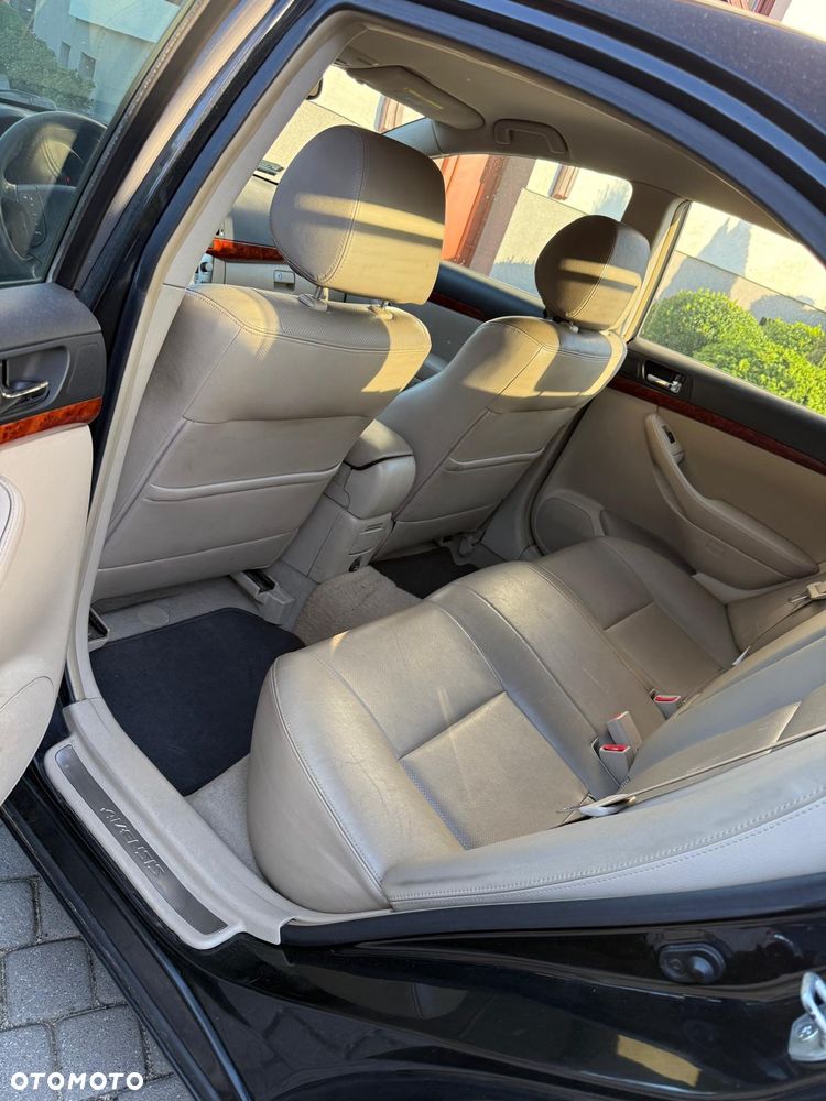 Toyota Avensis 2.0 D-4D Prestige - 3