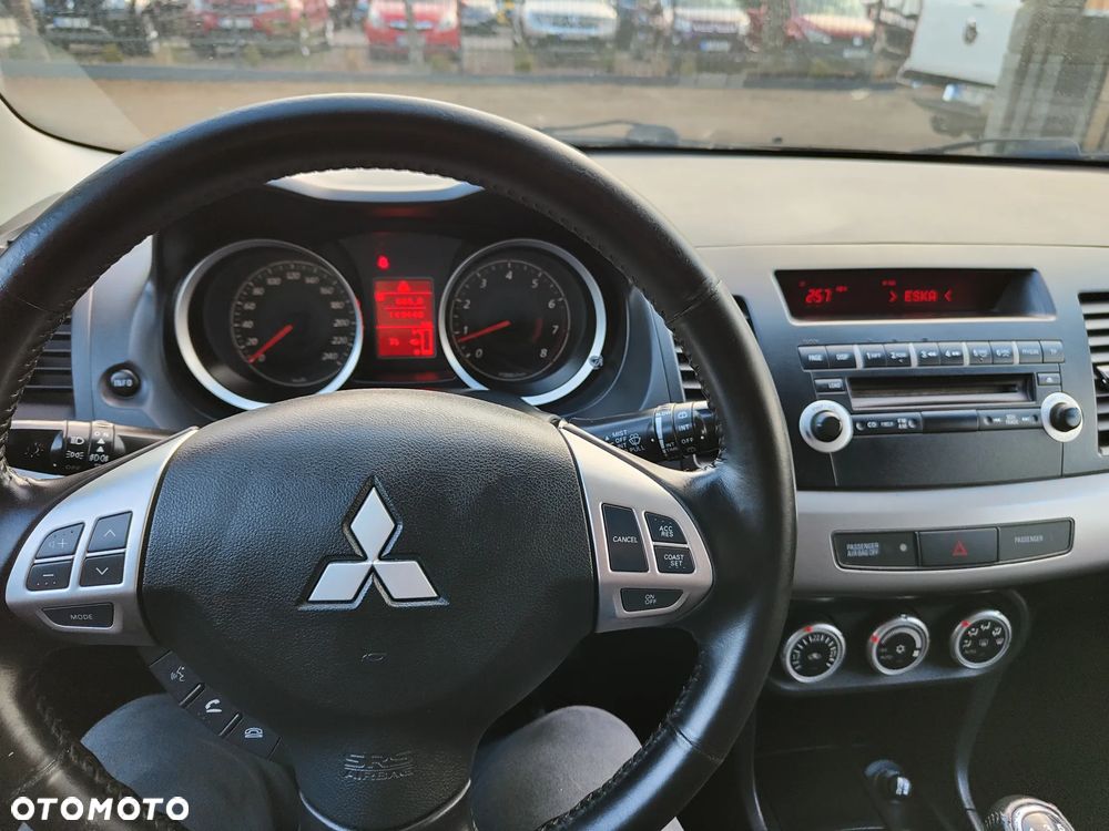 Mitsubishi Lancer 1.8 Intense - 13