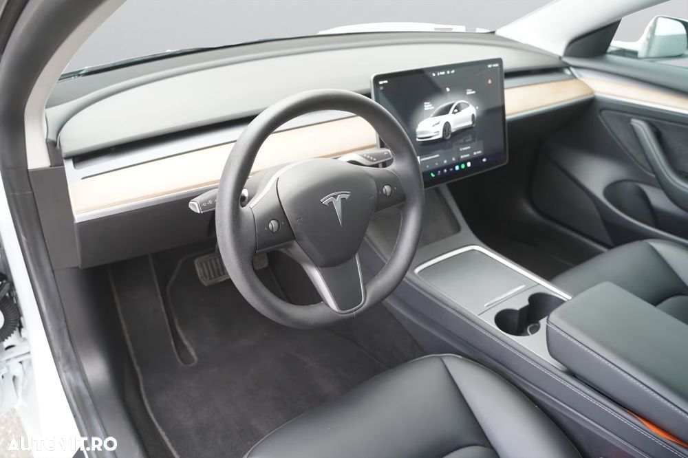 Tesla Model 3 Long Range AWD Premium - 11
