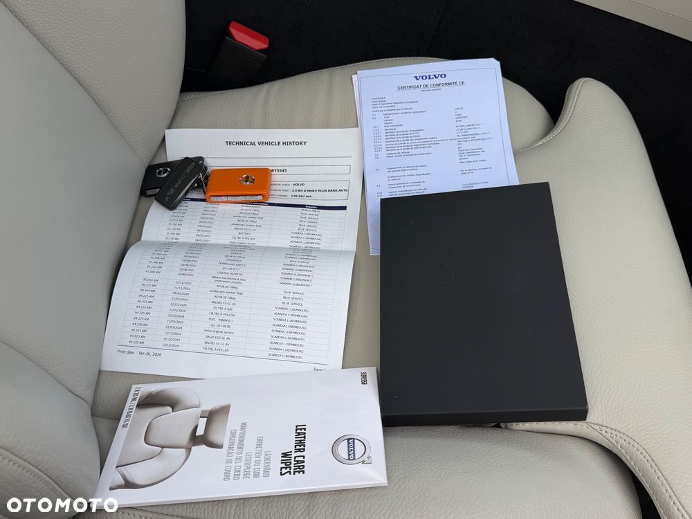 Volvo XC 60 B4 D Plus Dark - 39