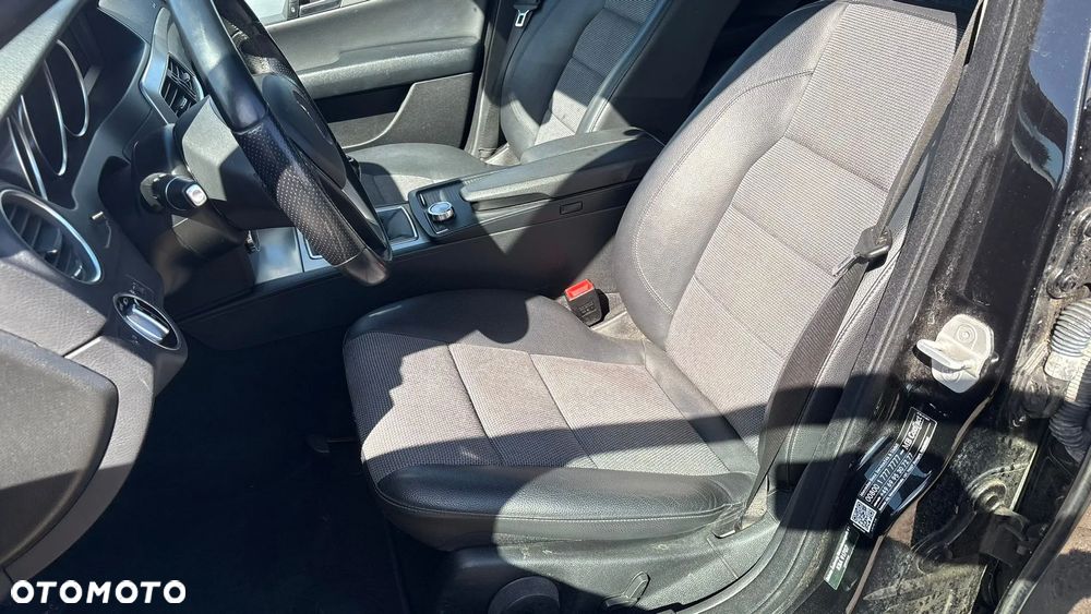 Mercedes-Benz Klasa C 220 CDI Avantgarde - 28