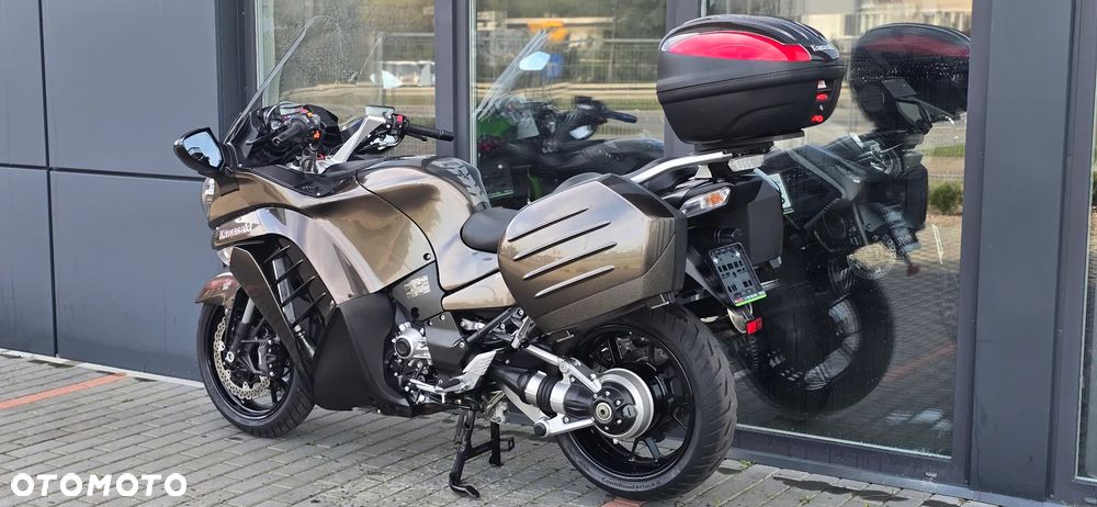 Kawasaki GTR - 28