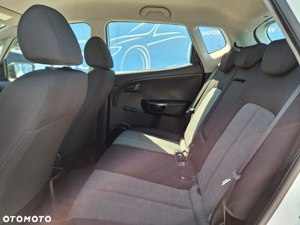 Kia Venga 1.4 CRDi L - 11
